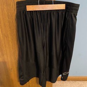 XL Under Armour Men’s Basketball shorts
